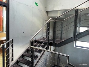 balustrady z pochwytem ze stali nierdzewnej 1